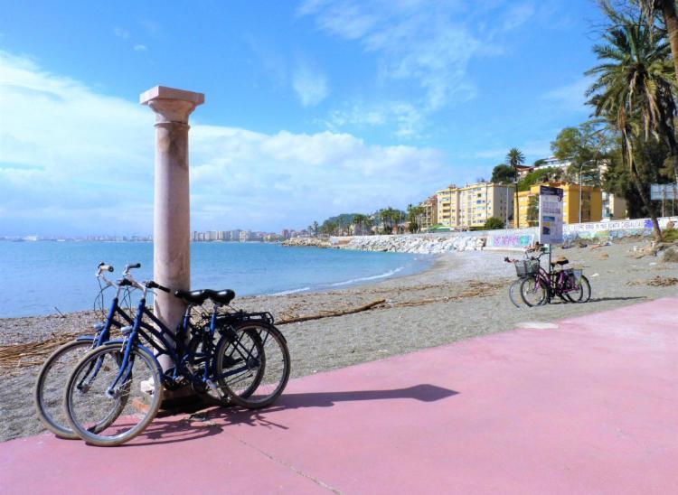 Apartamento En La Playa En Paseo Maritimo Málaga Kültér fotó